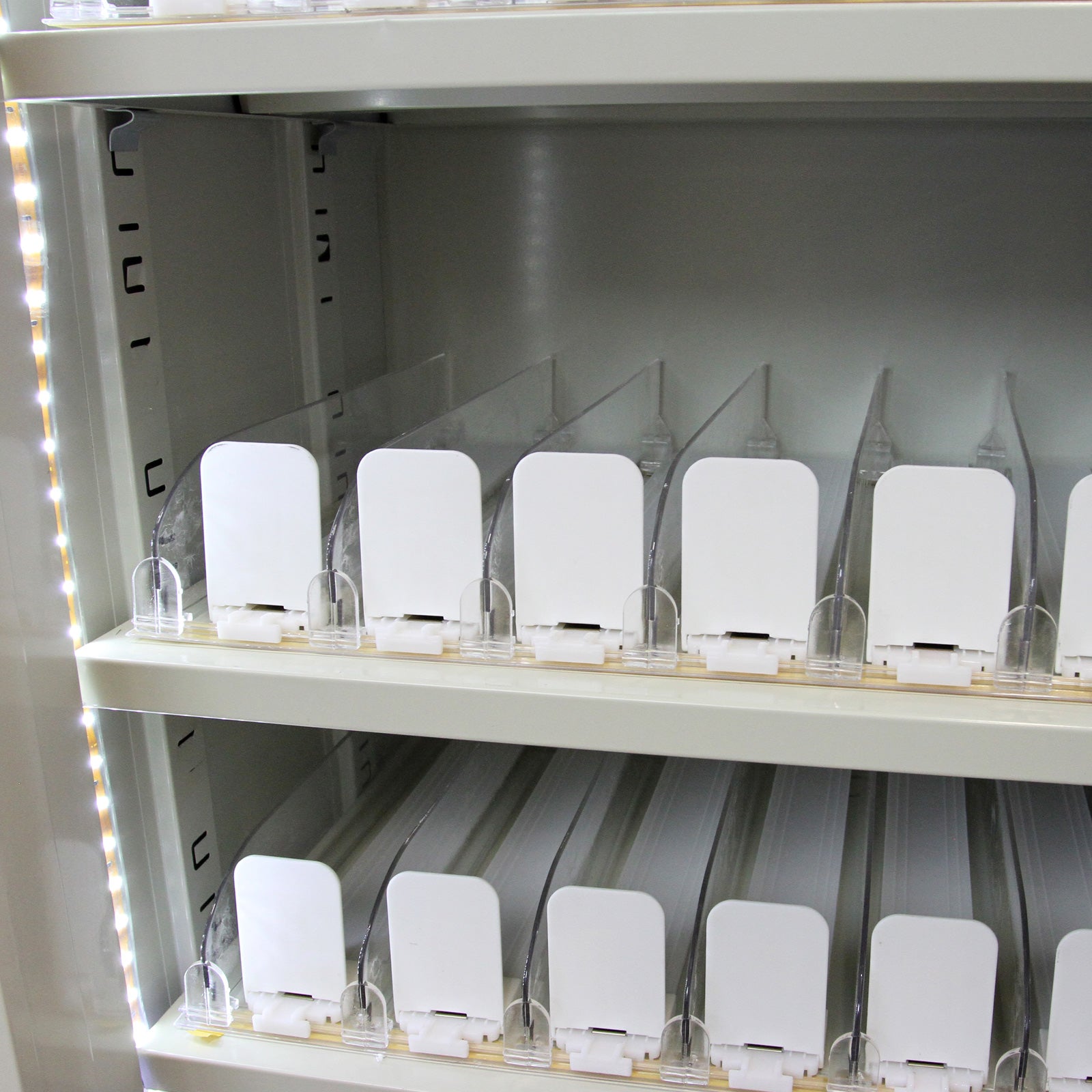 Cigarette and Vape Display Cabinet – Retail Display Case for Tobacco and Vaping Products