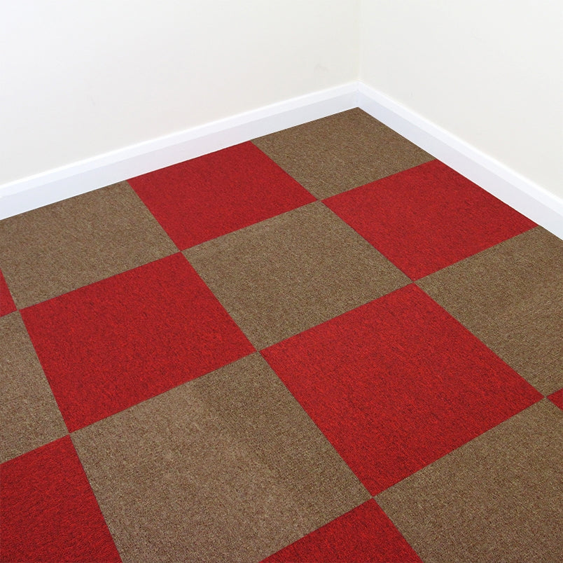 40 Carpet Tiles – 10 m² Coverage – Scarlet Red & Sand