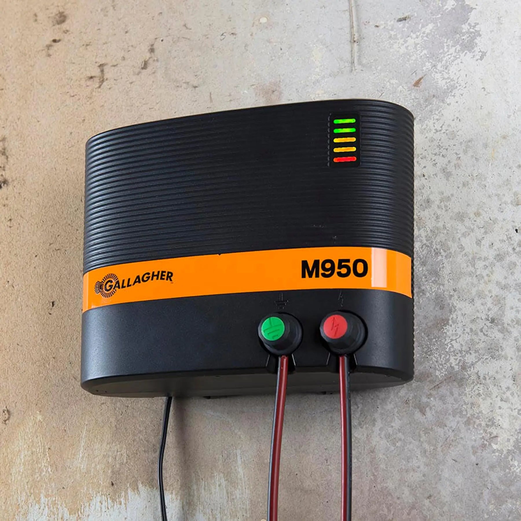 Gallagher Gallagher M950 mains fence energiser (230 V) + Free Voltmeter