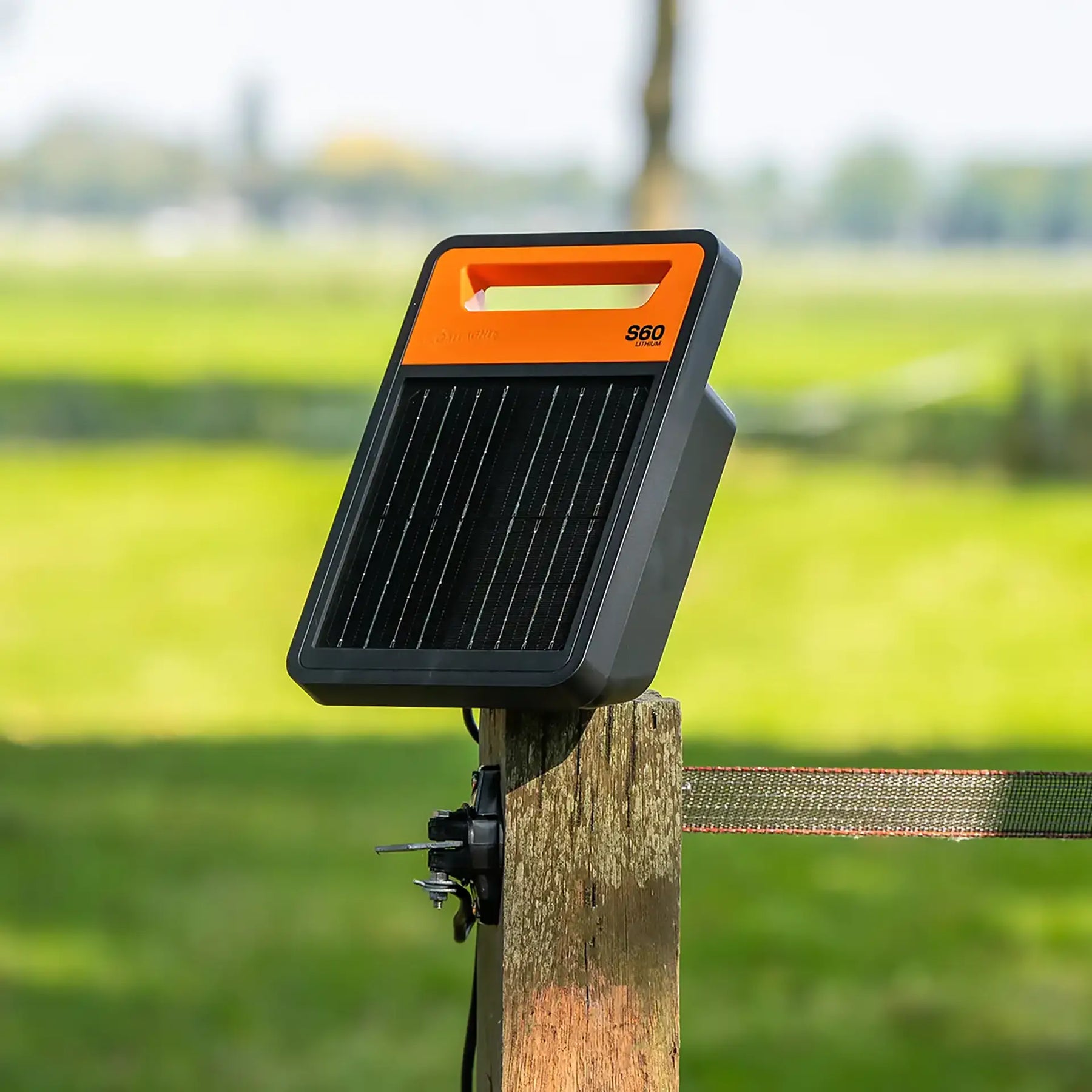 Gallagher S60li Solar Electric Fence Energiser - 0.6J 20km