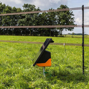 Gallagher S400 Solar Electric Fence Energiser - 4J 65km