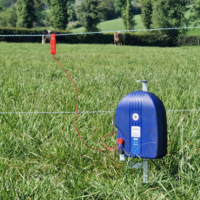 Doblit "Meadow" Dual Power 12v Battery & Mains Powered Electric Fence Energiser 0.8J inc. Self-Earthing Stand