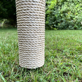 Purrfect Post: Outdoor Cat Scratching and Climbing Post