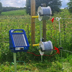 Doblit 2 Reel Fence System & Solar Energiser Kit inc. 40 Steel Pigtail Posts