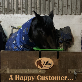 12L Tournament Feeding Manger Hanging Feed Bucket Equine Horse Stable Trough with Carry Handle and Mounting Bracket